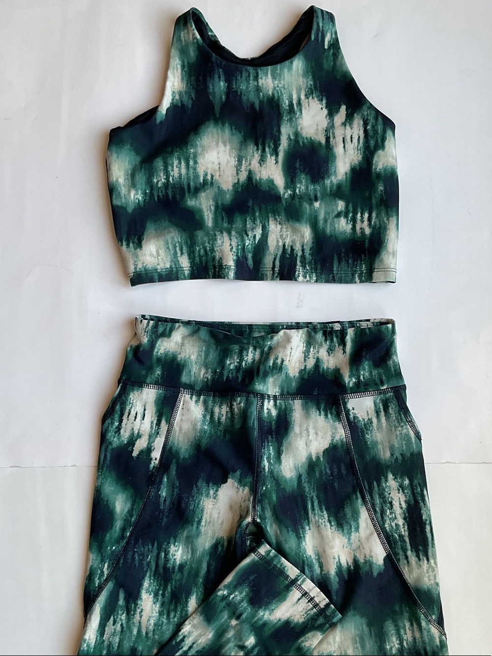Old Navy Abstract High-Rise Leggings and Sports Bra Set